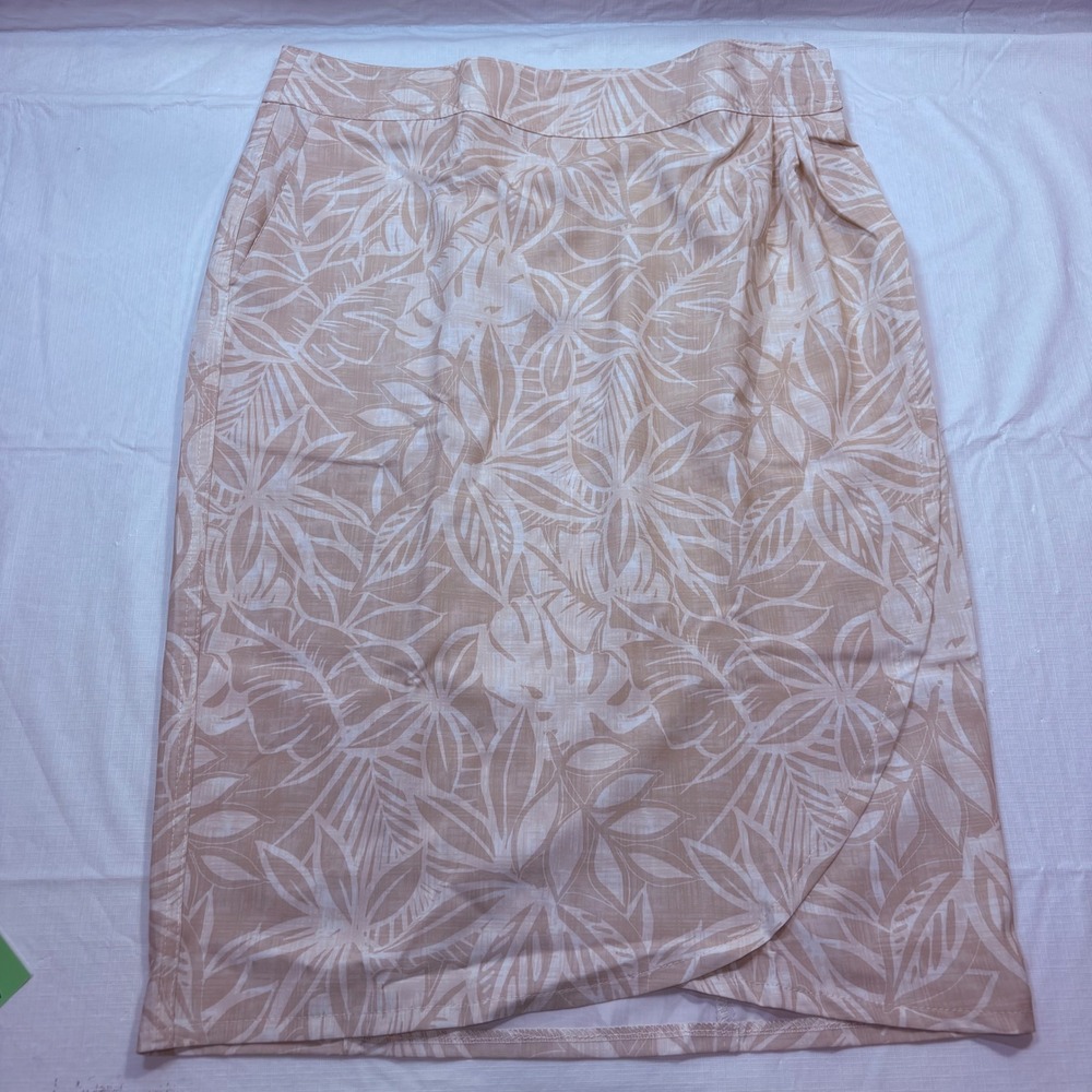 RipSkirt Hawaii Women Medium Tan White Tropical Leaf Wrap Skirt Quick Dry Knee